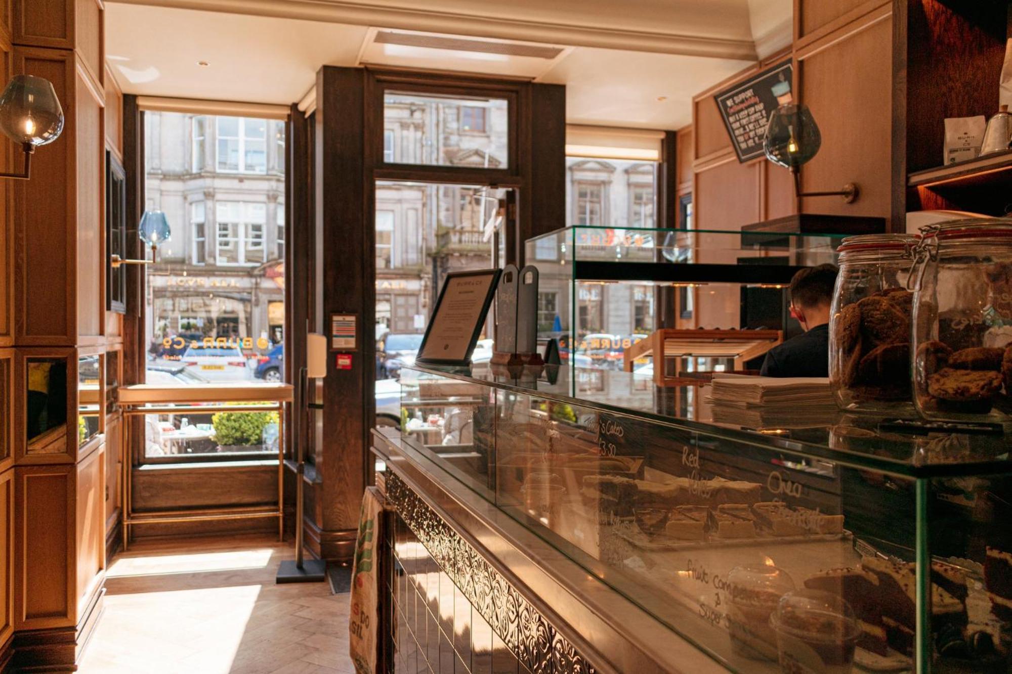 فندق إنتركونتيننتال إدنبرة ذا جورج المظهر الخارجي الصورة Interior of a typical café
